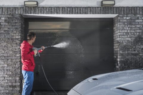 Comment entretenir une porte de garage sectionnelle ?
