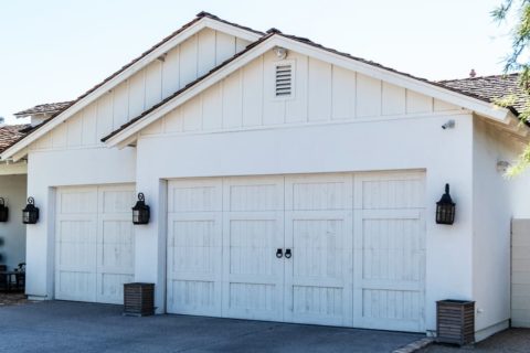 Pourquoi opter pour un portillon dans votre porte de garage ?